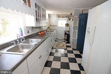 989 Swover Creek Rd, Edinburg, VA 22824 - photo 4