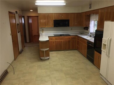 29 Thelma Dr, West Newton, PA 15089 - photo 4