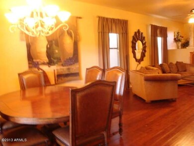 FORMAL DINING
