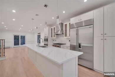 516 Undercliff Ave, Edgewater, NJ 07020 - photo 5