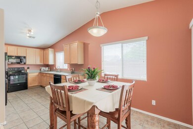 Dining/Kitchen