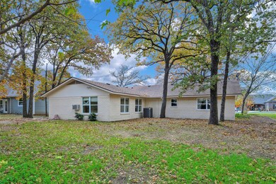 254 Cayuga Trail, Gainesville, TX 76240 - photo 3