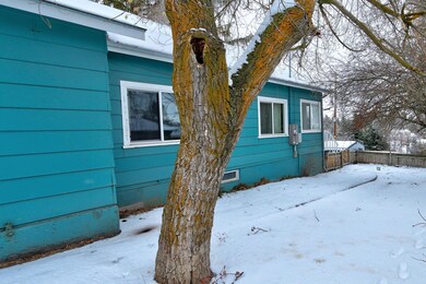 1926 Academy Ave, Klamath Falls, OR 97601 - photo 4