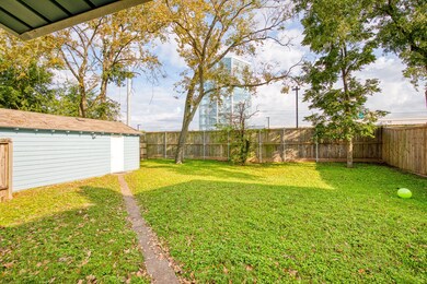 10940 Lasso Ln, Houston, TX 77079 - photo 4