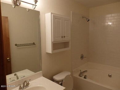 100 Larkspur Ln, Milford, PA 18337 - photo 5