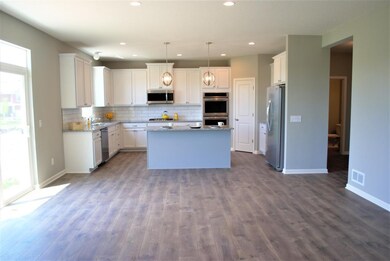 Enjoy this amazing kitchen, with lots of cabinets 