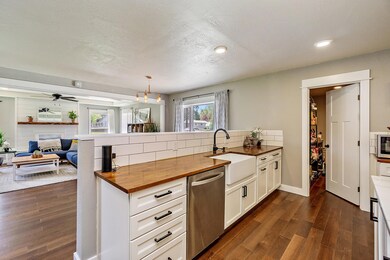 2981 E McAndrews Rd, Medford, OR 97504 - photo 4