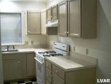 1231 N 19th St unit 1233, Allentown, PA 18104 - photo 5