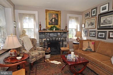 211 S Nursery Ave, Purcellville, VA 20132 - photo 5