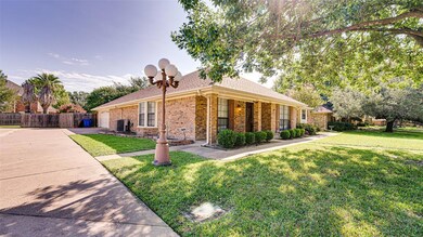 2500 St Andrews Dr, Ennis, TX 75119 - photo 4