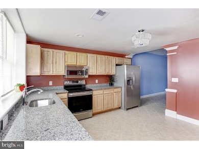 328 E Airy St, Norristown, PA 19401 - photo 6