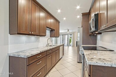 9-web-or-mls-N 78th St-0305-009