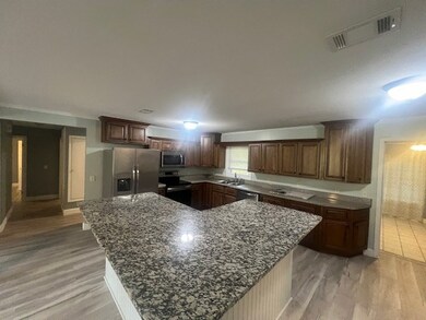 808 Par St, Douglas, GA 31533 - photo 7