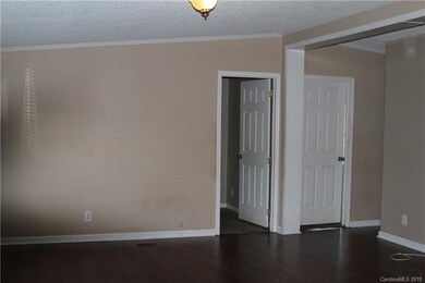 834 River Hill Rd, Statesville, NC 28625 - photo 6