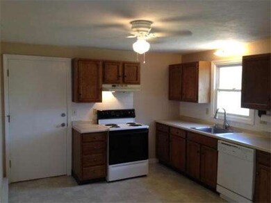 124 Charlton St unit C, Oxford, MA 01540 - photo 6