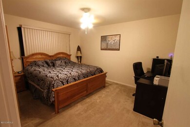 (6) Master Bedroom