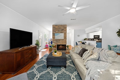 3807 Flintrock Ln, Sugar Land, TX 77479 - photo 7