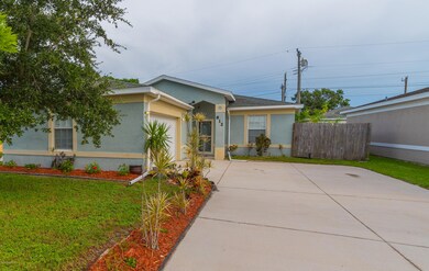 812 Temple St, Cocoa, FL 32922 - photo 2