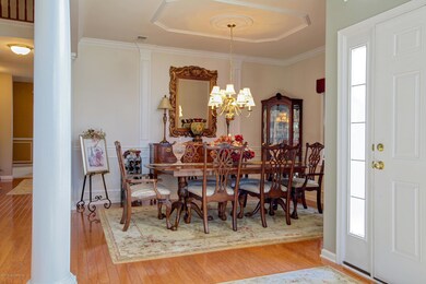 005_Dining