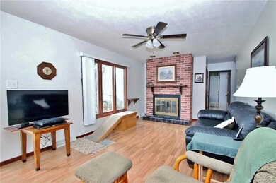 4027 Timber Ln, Des Moines, IA 50317 - photo 5