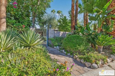 982 E Marion Way, Palm Springs, CA 92264 - photo 2