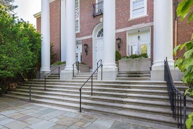 391 Walnut St unit 2, Newtonville, MA 02460 - photo 2