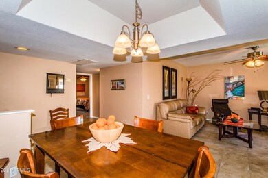 04 Dining Room