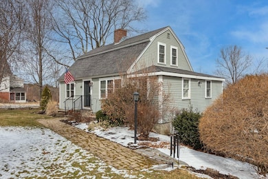 296 Dover Point Rd, Dover, NH 03820 - photo 5