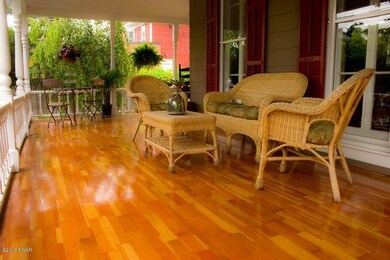 208 W Harford St, Milford, PA 18337 - photo 5