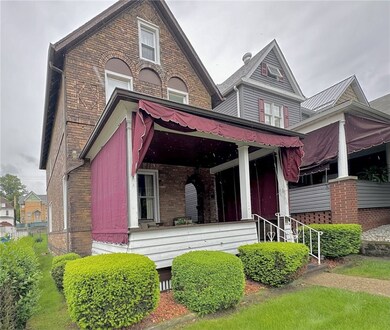 Nice covered porch to enjoy!