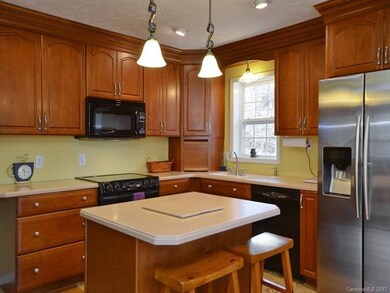 Spacious kitchen with Island