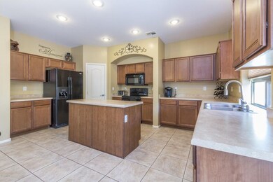 4) KITCHEN
