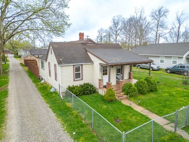 272 N Ross St, Columbus, IN 47201 - photo 6