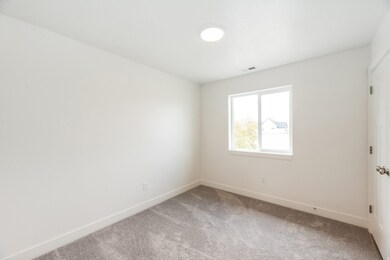 645 E 2475 N, North Logan, UT 84341 - photo 4