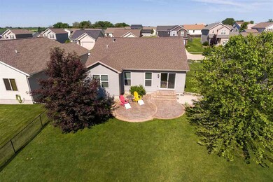 4922 Luke St, Cedar Falls, IA 50613 - photo 2