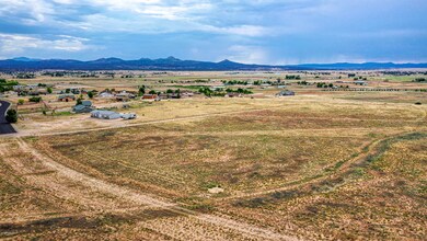 000 N Vineyard, Paulden, AZ 86334 - photo 2