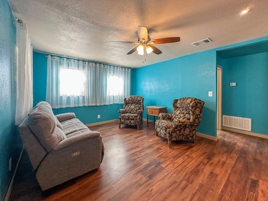 306 15th St, Seagraves, TX 79359 - photo 5