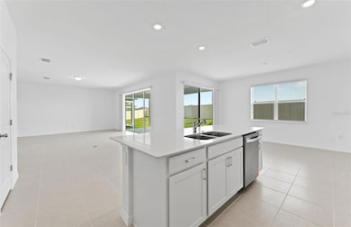 Center Island w/Storage