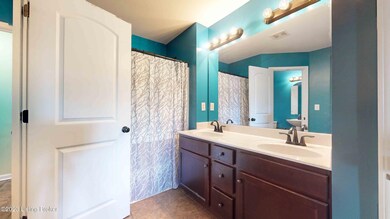 537-Reserves-Blvd_021