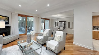 411 N Oakhurst Dr unit 102, Beverly Hills, CA 90210 - photo 2