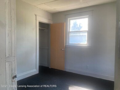 813 W Oakland Ave, Lansing, MI 48915 - photo 6