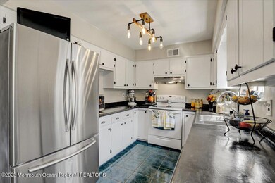 367 Middlewood Rd, Middletown, NJ 07748 - photo 7