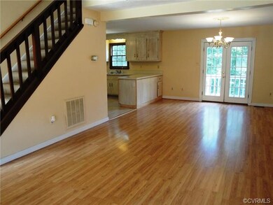 Fresh as an ocean breeze, this open floor plan liv