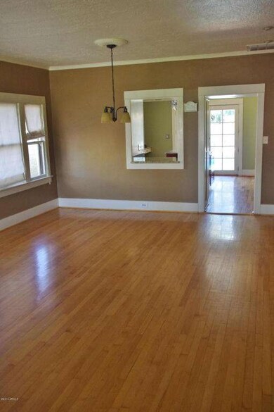 2014-08-18 79 Cypress interior 006