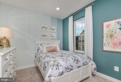 304 Lehigh Dr unit (COLUMBIA), Winchester, VA 22602 - photo 2