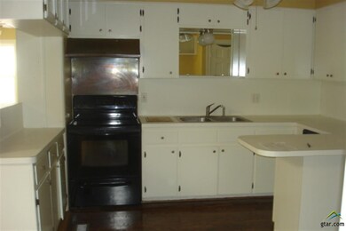 2214 2214 New Copeland Rd, Tyler, TX 75701 - photo 5