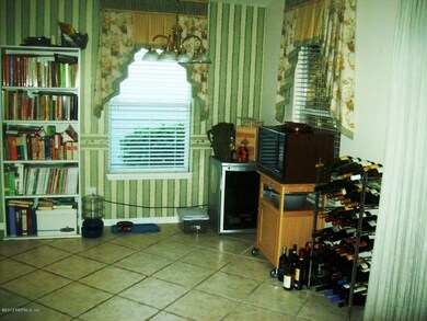 Kitchen_eating area