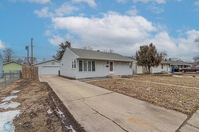 409 23rd Ave N, Fargo, ND 58102 - photo 2