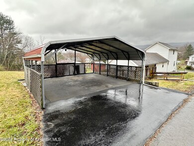 426 2nd St, Eynon, PA 18403 - photo 5