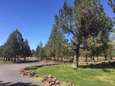 64815 Grande Loop, Bend, OR 97701 - photo 3